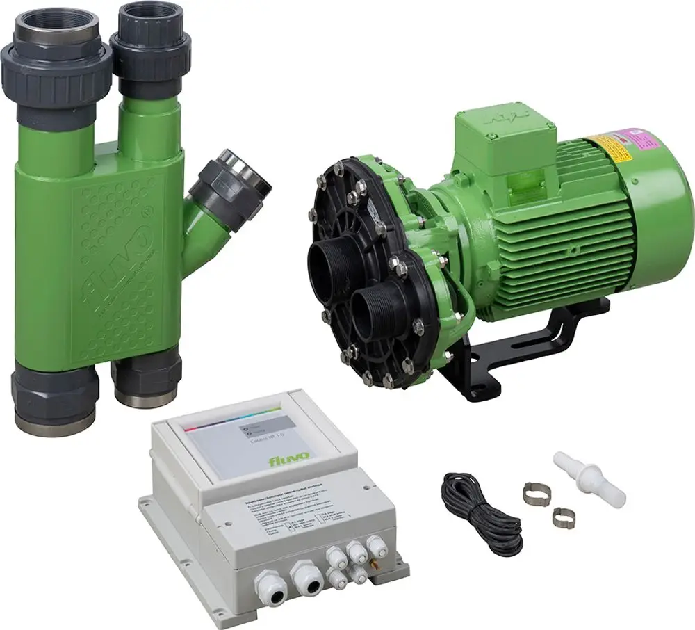 Grünbeck Kreiselpumpe mit zwei Anschlüssen, Motor und Steuergerät in einem kompakten Set. Geeignet für verschiedene Wasseranwendungen und Selbstansaugung.